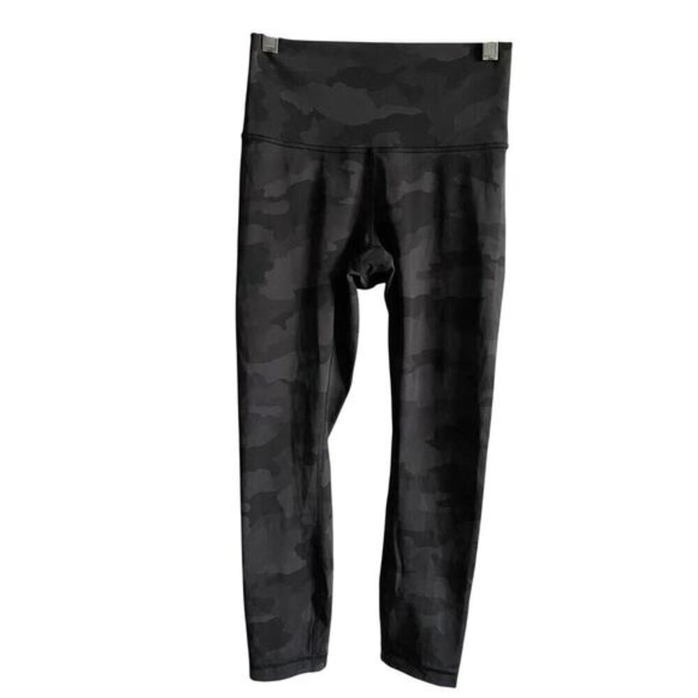 Lululemon Wunder Under‎ Crop Leggings in Black Camo Size 4